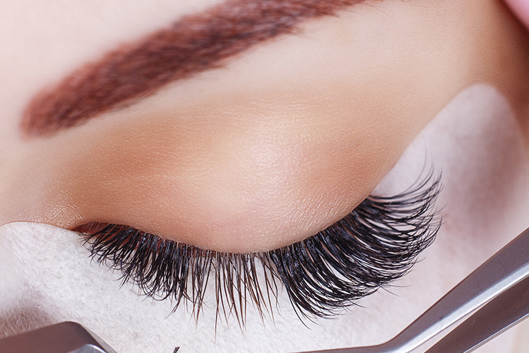 Eyelash extensions, tinting and lifting in Kitchener Waterloo